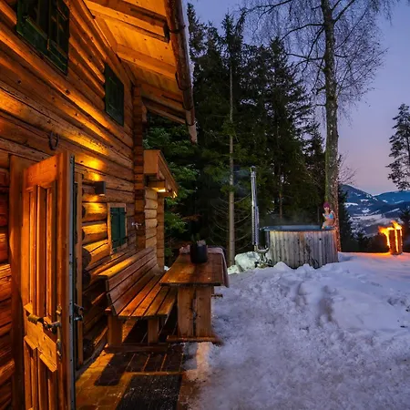 Semesterbostad Almfrieden *