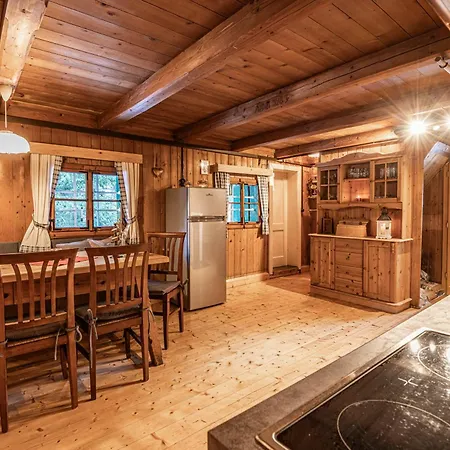 Almfrieden Semesterbostad *