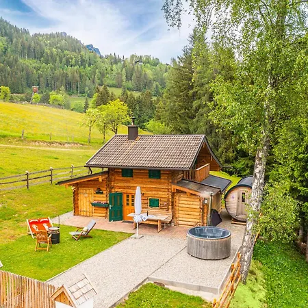 Semesterbostad Almfrieden *